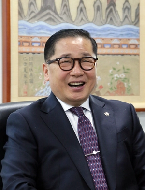 ‘시대에 맞는 혁신’ 선언한 김용곤 안양문화원장