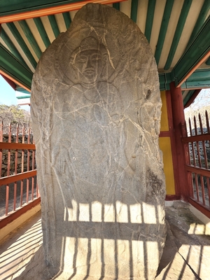 ‘강화의 얼굴’ 장정리 석조여래입상 [강화 속 고려를 찾아서·(28)]