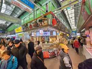 “건어물집 어디죠?” 묻는 대신 앱 켠다… 전통시장에 스며든 플랫폼