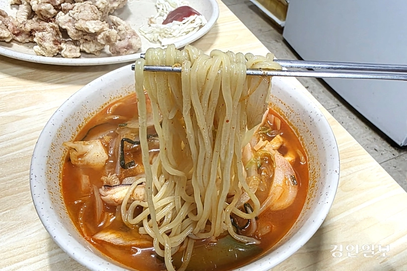 과거 어디쯤에서 시간이 멈춰있는 듯한 그 시절의 정겨운 맛이다. /황성규기자 homerun@kyeongin.com