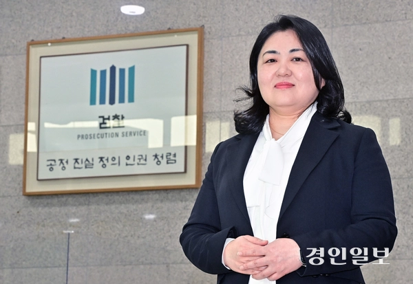 11일 인천 미추홀구 인천지방검찰청에서 만난 박성민 인천지검장은 “인천지검은 인천을 범죄로부터 지키는 든든한 울타리가 되겠다”고 말했다. /조재현기자 jhc@kyeongin.com