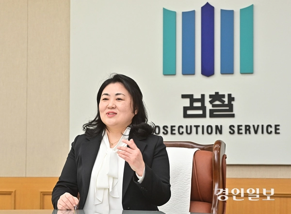 11일 인천 미추홀구 인천지방검찰청에서 만난 박성민 인천지검장은 “인천지검은 인천을 범죄로부터 지키는 든든한 울타리가 되겠다”고 말했다. /조재현기자 jhc@kyeongin.com