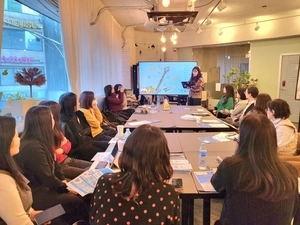 “한국어 교육 강화보단 표준화된 매뉴얼 필요”