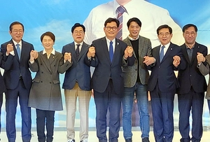 송영길, 계양서 ‘정치 재개’ 선언… 북콘서트 갖고 ‘시민에 알림’