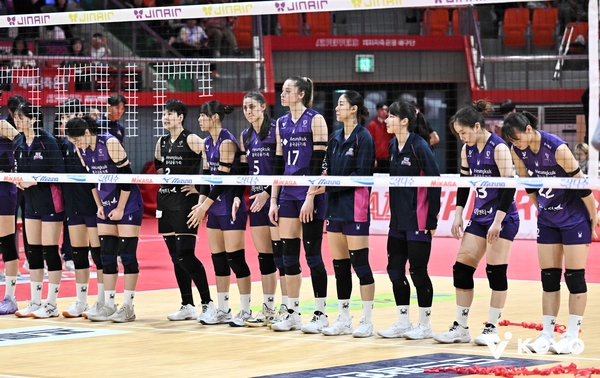 1일 광주 페퍼저축은행전에서 패배한 인천 흥국생명 핑크스파이더스. /KOVO 제공