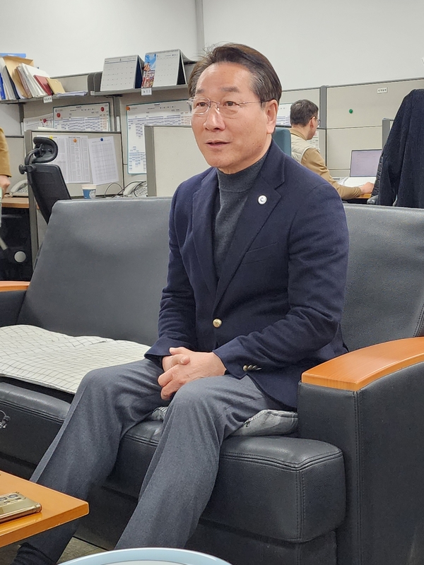 [단독] 국민의힘 유정복, 이기붕 개혁신당 위원장과 단일화 추진