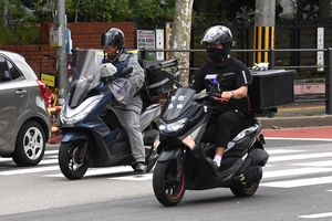 [유가 100달러… 흔들리는 경제] 배달업 비수기에 연료비용 이중고