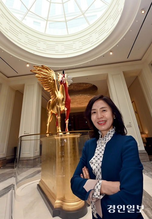 파라다이스시티 배현미 총지배인은 “‘서비스의 본질은 진정성’이라는 마음으로 앞으로도 고객의 목소리에 귀 기울이며 파라다이스시티만의 차별화된 경험을 만들어 가겠다”고 말했다. /김용국기자 yong@kyeongin.com