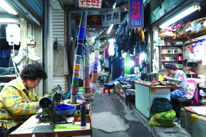 사라질 운명 안다… 전시관처럼 역사는 남기고파 [양키시장을 기록하다·(下)]