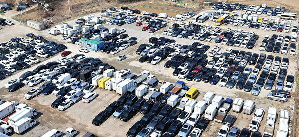 호르무즈 봉쇄… 떨고 있는 수원 중고차 수출