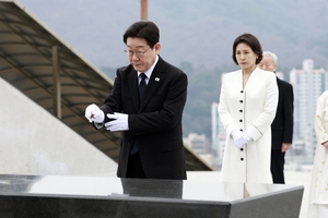 이재명 대통령, 3·15 유족에 정부 첫 공식 사과