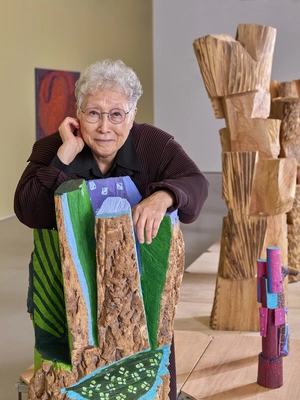 [전시리뷰] ‘김윤신: 합이합일 분이분일’… 전기톱을 든 90세 예술가, 나무와 하나 되다