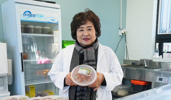 버려진 잎 주워다 김장… 1호 특산품 그렇게 태어났다