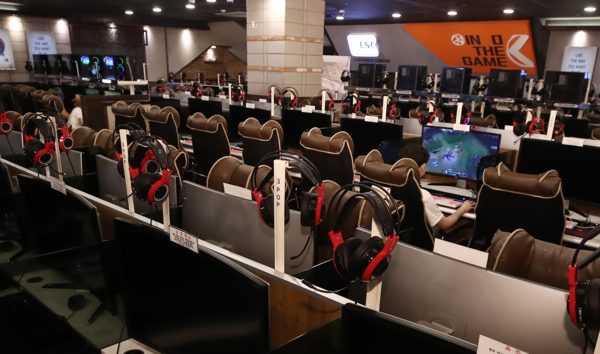 AI가 끌어올린 부품값 ‘한숨’… PC방들 ‘컴컴’