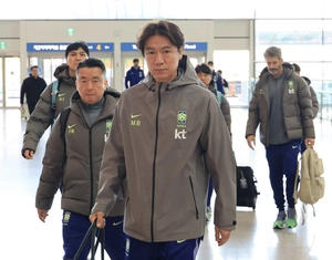 홍명보호, 월드컵 전 최종 모의고사 치른다… A매치 위해 영국 출국