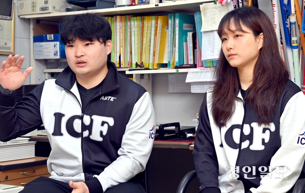 제107회 전국동계체전에서 동메달을 딴 인천 컬링 믹스더블팀 김병찬, 이수빈. /김용국기자 yong@kyeongin.com