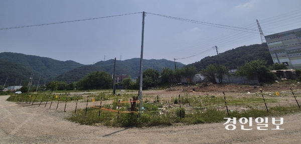 광주시 곤지암읍 열미리에 위치한 경기도 소유의 폐천부지. 한때 이곳은 불법 야적물이 쌓여있어 골머리를 앓기도 했다. 광주/이윤희기자 flyhigh@kyeongin.com