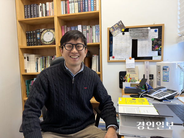 김지석 의정부 고산광염교회 목사는 “실질적인 도움이 필요한 이들을 발굴해 지원을 더 깊게 해나가고 싶다”고 말했다. 2026.3.25 /조수현기자 joeloach@kyeongin.com