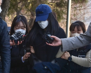 6년 전 세살 딸 살해한 친모 구속 송치… “이전에도 학대”