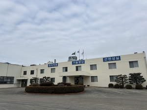 파산한 공장에 오늘도 출근… 잠든 회사 깨우는 노동자들