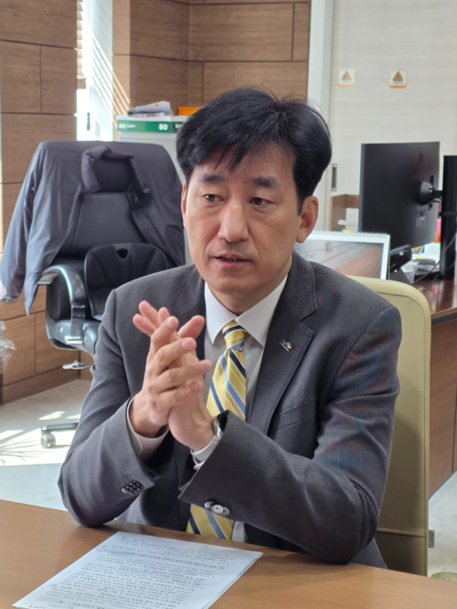 김성경 한국농어촌공사 경기지역본부장이 부임한 소감과 함께 본부의 사업들에 대해 설명하고 있다. /한국농어촌공사 경기지역본부 제공