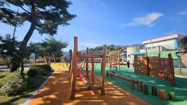 플라스틱 대신 흙·풀·나무… 자연과 교감, 뿌리 깊은 생명존중