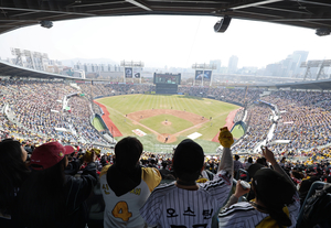 [스포츠 시시콜콜] 프로야구 봄과 함께 열렸지만… WBC 절반의 성공은 무겁기만