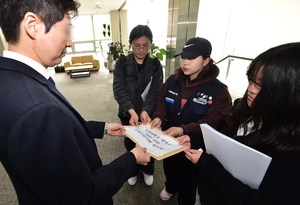 대학교서 ‘대자보 승인제’가 웬말이냐