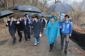 민주당 특검대응특위, 양평고속道 ‘노선 변경’ 맹공… ‘원희룡·김선교 구속수사’ 촉구