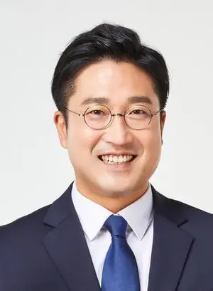 민주당 서용주 종로구청장 예비후보, 공개 토론 제안 “종로 주민 앞에 서서 답해야”
