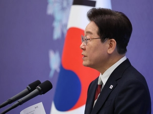 “이재명 대통령 취임 전 사진 선거금지령”… 친명계 발칵