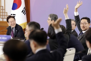 이재명 대통령 “한국 경제체제 근본적 변화할 시점”