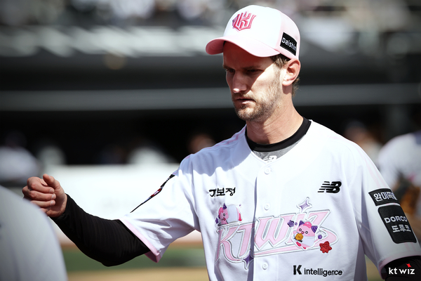 선두 수성 kt 웃고… 5연패 악몽 SSG 울고