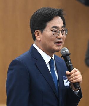 [단독] 측근들도 몰랐던 김동연 경기도지사 아들의 ‘조용한 결혼식’
