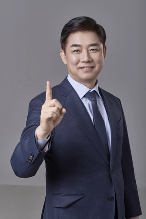 민주 김병욱 성남시장 후보 최종 확정…국힘 신상진 시장과 진검승부