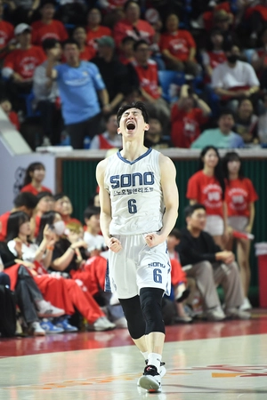 ‘언더독’ 프로농구 고양 소노, 4강까지 단 1승