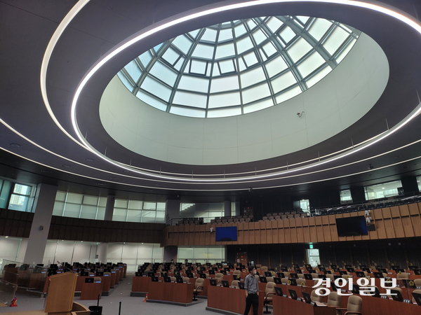 ‘전쟁 추경 매칭 지방채’ 도의회 설득 달렸다