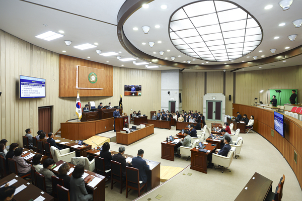 의왕시의회 제9대 종료: 주거 정비와 노사 갈등 과제 산적