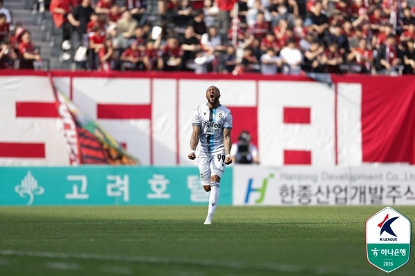 18일 부천종합경기장에서 열린 K리그1 8라운드 부천과의 경기에서 시즌 첫 골을 넣은 인천 유나이티드 페리어.  2026.4.18 /한국프로축구연맹 제공