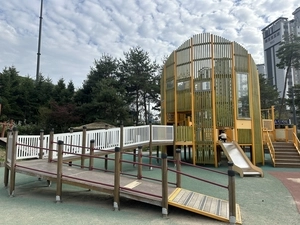 무장애통합놀이터 도내 8곳뿐… 놀기 어려운 장애아동들