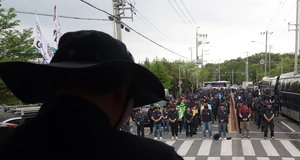 CU 파업집회서 대체 차량 막다 조합원 사망