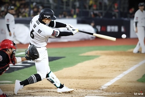 [화제의 선수] ‘KBO 유력 신인왕’ kt wiz 이강민