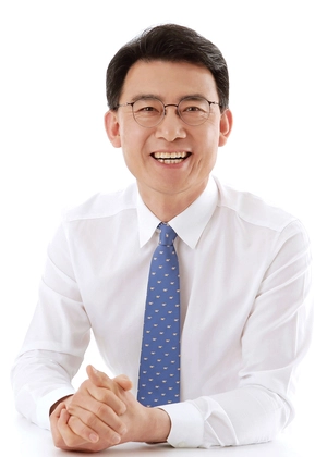 민주당 남양주시장 후보 최현덕 확정… ‘명심’ 업고 3수 끝 본선행