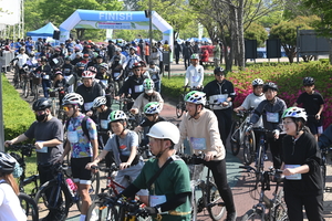 가족애·친환경 ‘두바퀴’ 1천명 퍼레이드… ‘2026 안산 자전거 대축전’ 마무리