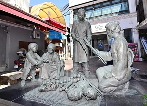 이제는 전 세계인의 입맛을 사로잡는 ‘신포국제시장’ [알보달보 인천지역유산·(12)]