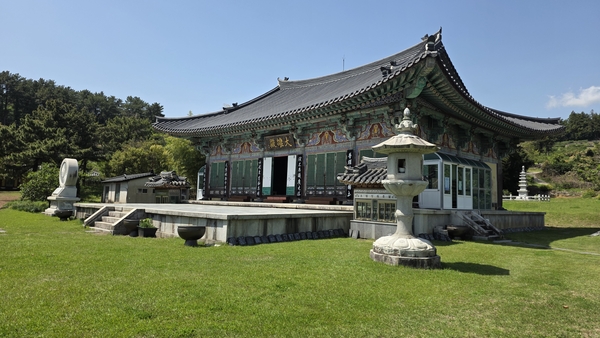 법화사 전경.