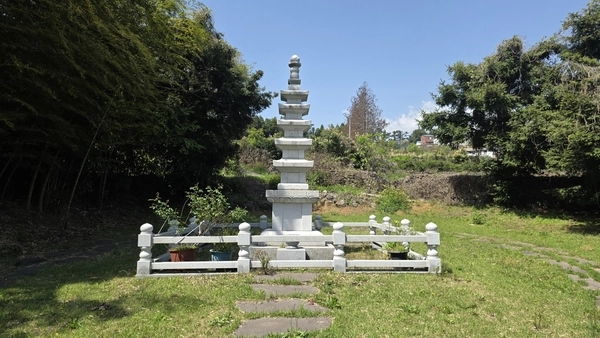 법화사 석탑.
