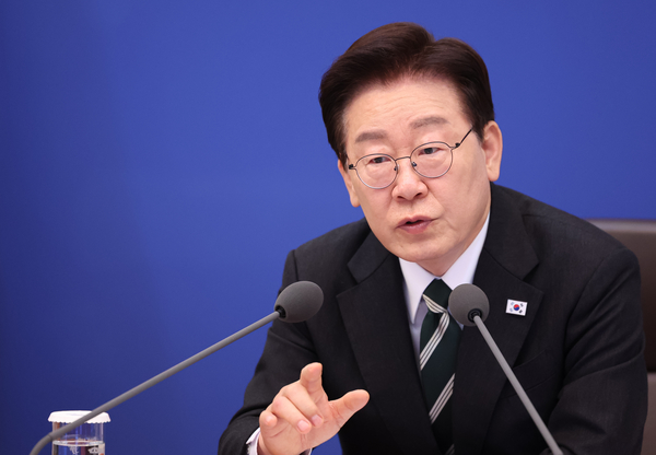 이재명 대통령이 28일 청와대에서 열린 국무회의 겸 비상경제점검회의에서 발언하고 있다. 2026.4.28 /연합뉴스