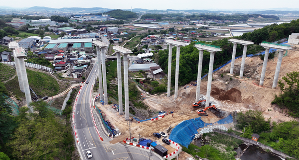 붕괴 1년 넘은 안성 교량·광명 신안산선 여전히 ‘복구’