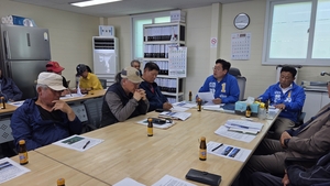 덕적도 찾은 박찬대, 어촌계는 “주민 삶의 질 개선과 지역 관광 활성화 힘써달라” 요청